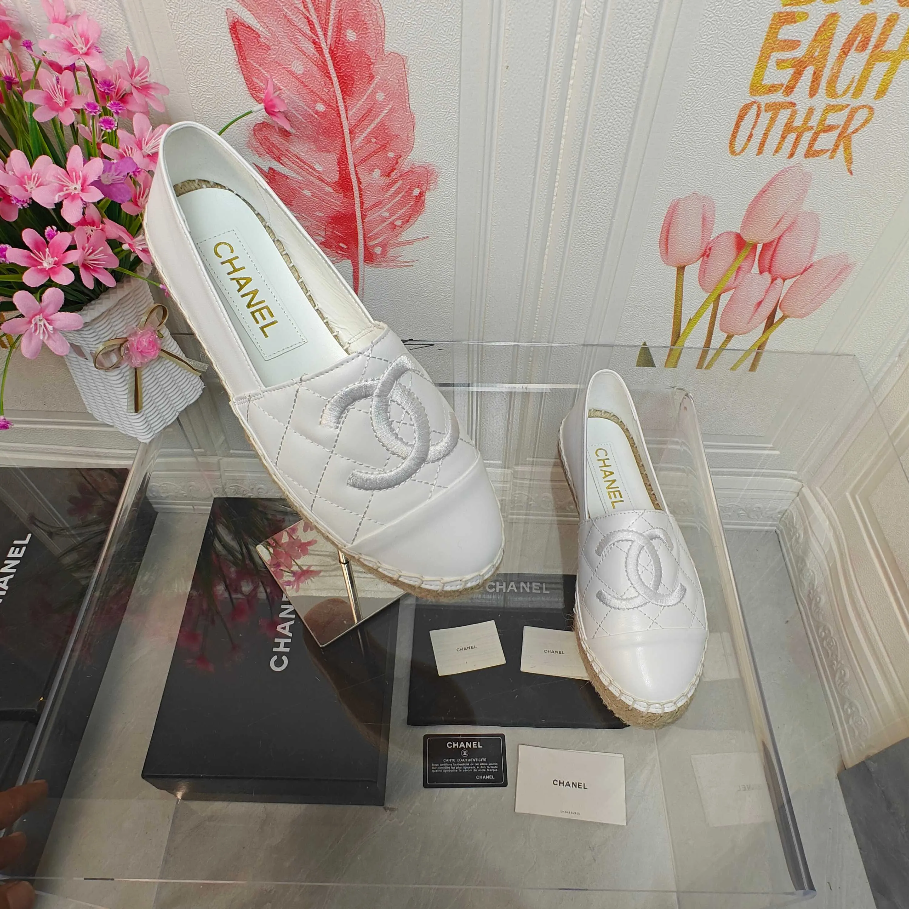 👟👟Ex-factory price 400👟👟 CHANEL 2025 early spring new fisherman shoes, top version 👏👏The inner pads are all made of original imported goatskin! Number of codes: 35 - 40 (codes 34, 41, and 42 can be customized without return or exchange) Standard codes come with a full set of packaging